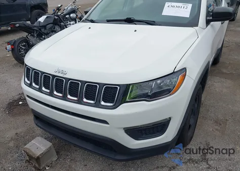 2019 Jeep Compass Sport 4X4 z USA, uszkodzony, nr VIN 3C4NJDAB8KT650579